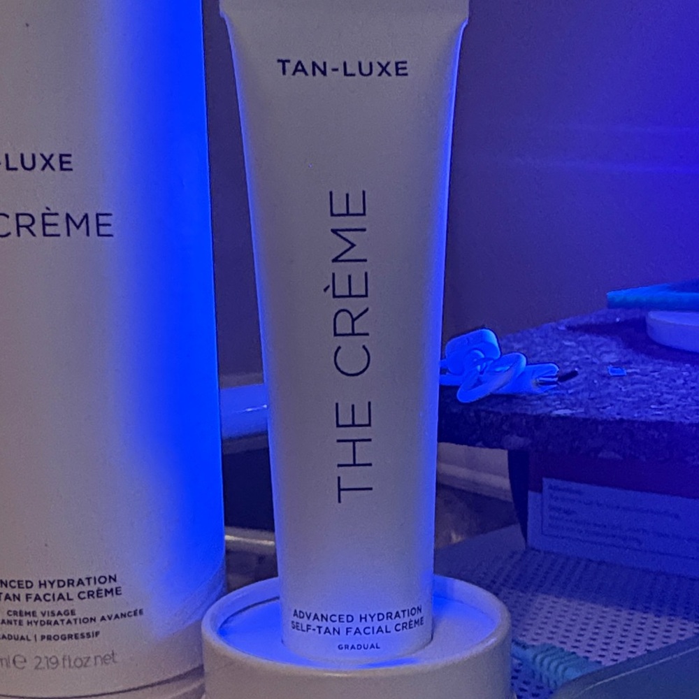 Tan-Luxe The Crème Self Tan Facial Cream Advanced Hydration 2.19oz Tanner